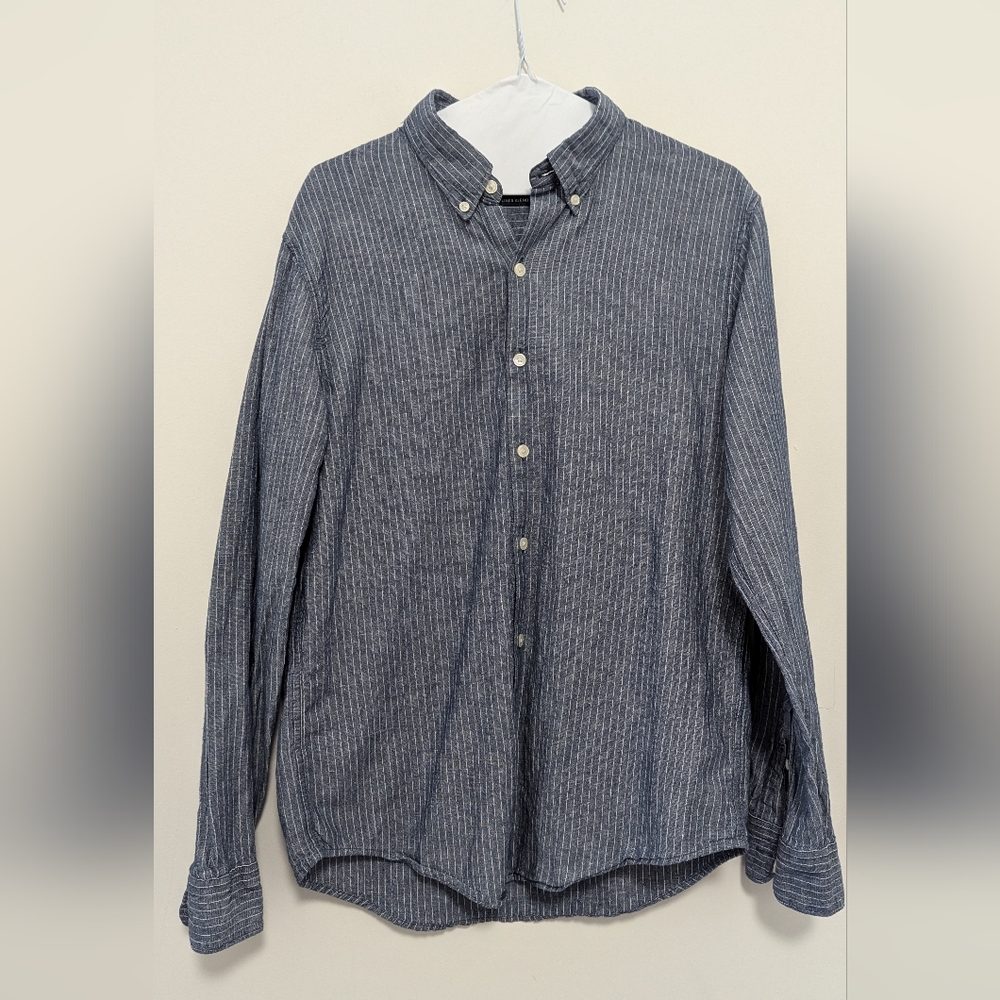 A&F Linen-Blend button-up dress shirt.